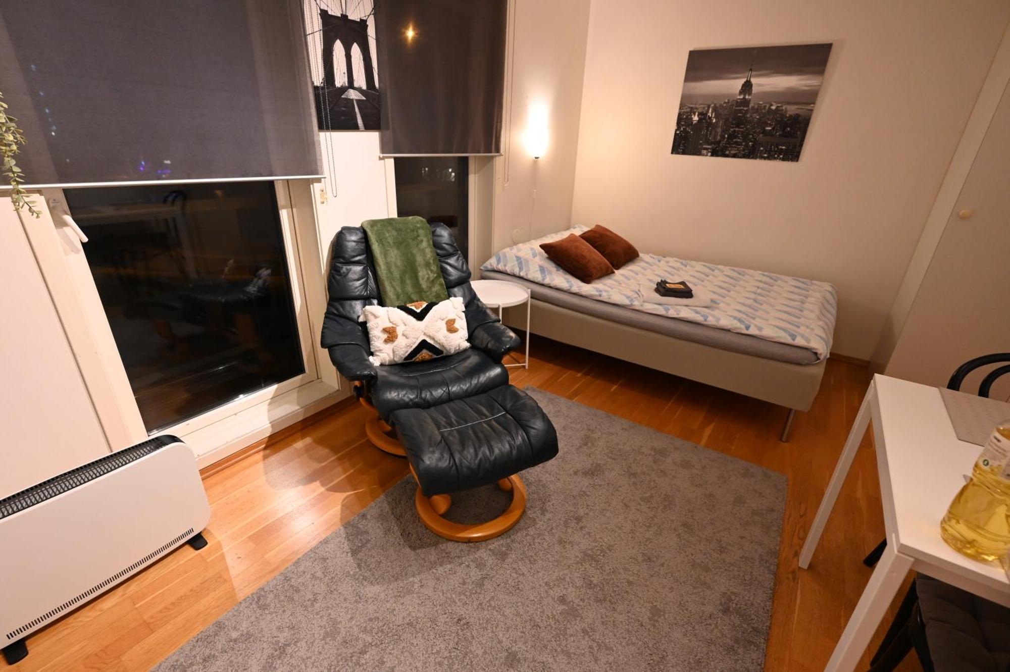 Leilighet One-room Dorm With Kitchenette, Bath, Bed 140x200 *